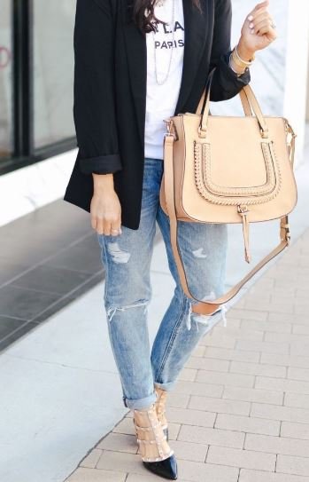 joggers and a crop top street style